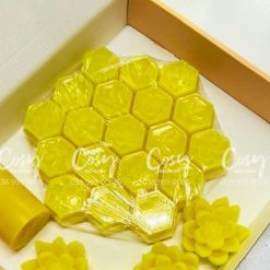 Sản phẩm bánh sáp ong tự nhiên, hình lục giác độc đáo